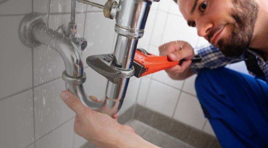 Professional clogged toilet repair services in Laredo, MO