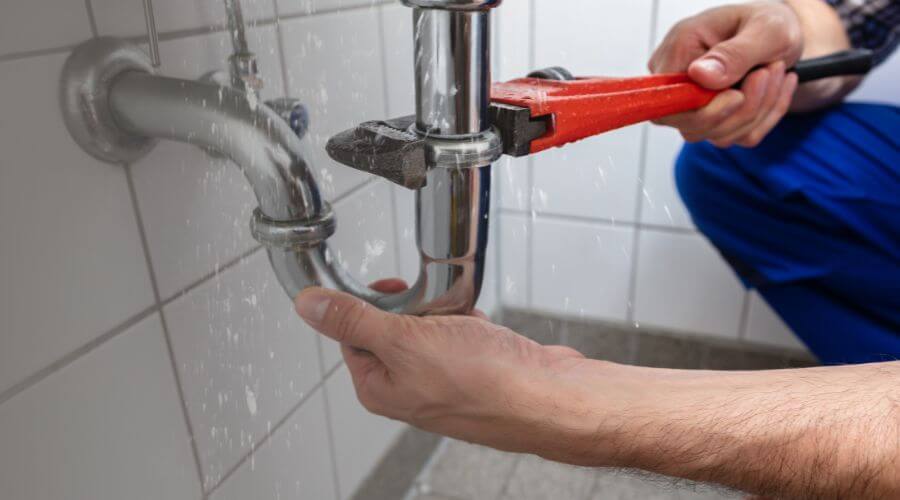 Professional clogged toilet repair in Laredo, MO